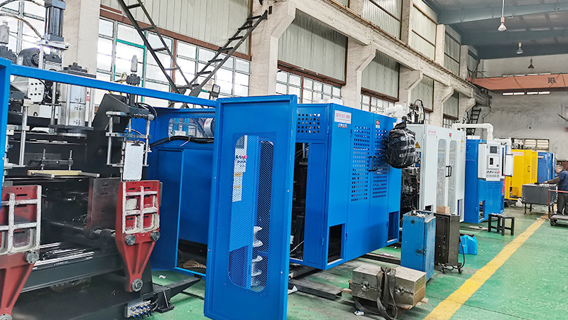 Installation sequence of plastic blow molding machine